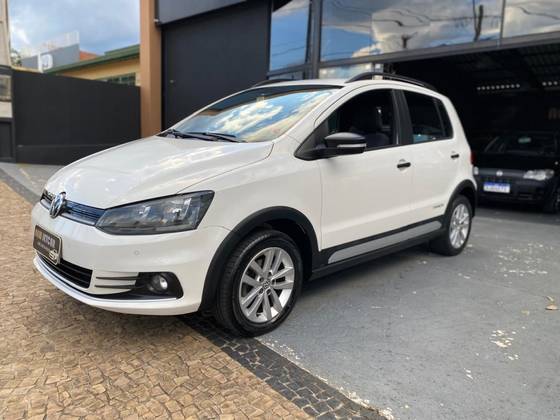 VOLKSWAGEN FOX 1.0 MPI TRACK 12V FLEX 4P MANUAL VOLKSWAGEN FOX 1.0 MPI TRACK 12V FLEX 4P MANUAL